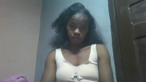 Snapshot of elodie228680 chatting on April 29, 2026, 5:22 am elodie228680 online show from April 29, 2026, 5:22 am
