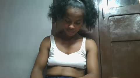 Snapshot of elodie228680 chatting on May 6, 2026, 4:52 am elodie228680 online show from May 6, 2026, 4:52 am