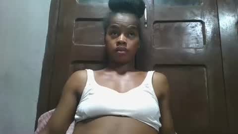 Snapshot of elodie228680 chatting on May 9, 2026, 5:29 pm elodie228680 online show from May 9, 2026, 5:29 pm