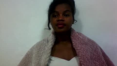 Snapshot of elodie228680 chatting on June 10, 2026, 6:40 pm elodie228680 online show from June 10, 2026, 6:40 pm
