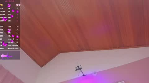 Snapshot of elodie_walker chatting on May 31, 2026, 6:09 pm Elodie online show from May 31, 2026, 6:09 pm