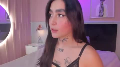 Snapshot of elodie_walker chatting on June 16, 2026, 12:08 pm Elodie online show from June 16, 2026, 12:08 pm