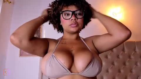 Snapshot of eloisa_cleavage_ chatting on June 24, 2026, 11:31 am Maya online show from June 24, 2026, 11:31 am