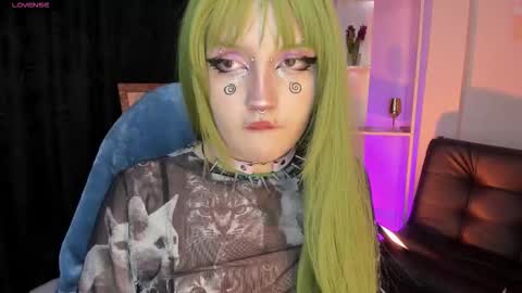 Snapshot of eloisee_ chatting on November 7, 2025, 4:45 am Eloise . online show from November 7, 2025, 4:45 am