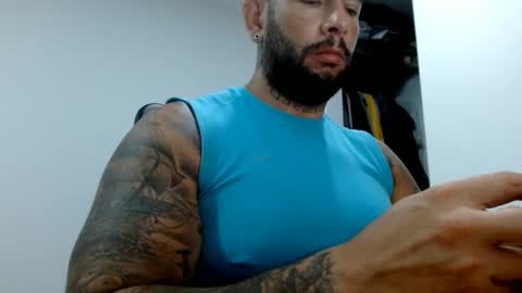 Snapshot of elosocazador chatting on February 19, 2025, 10:45 am elosocazador online show from February 19, 2025, 10:45 am