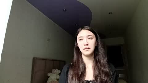 Snapshot of elouisevallian chatting on July 5, 2026, 4:19 am Elara online show from July 5, 2026, 4:19 am