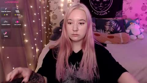 Snapshot of elovinora chatting on December 1, 2024, 8:09 pm Ela give me a thumbs up if you like it and this is important for the development of the account online show from December 1, 2024, 8:09 pm