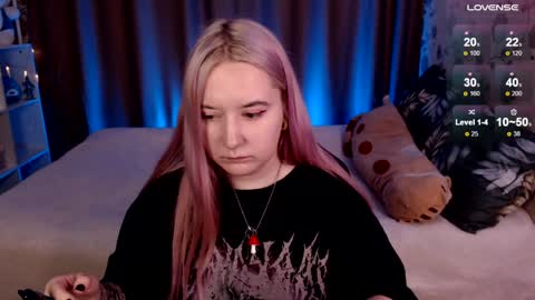 Snapshot of elovinora chatting on December 16, 2024, 1:42 am Ela give me a thumbs up if you like it and this is important for the development of the account online show from December 16, 2024, 1:42 am