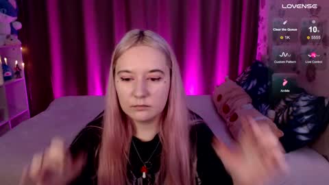 Snapshot of elovinora chatting on December 16, 2024, 6:27 pm Ela give me a thumbs up if you like it and this is important for the development of the account online show from December 16, 2024, 6:27 pm