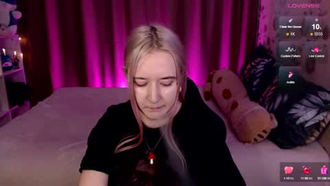 Snapshot of elovinora chatting on December 18, 2024, 10:02 pm Ela give me a thumbs up if you like it and this is important for the development of the account online show from December 18, 2024, 10:02 pm