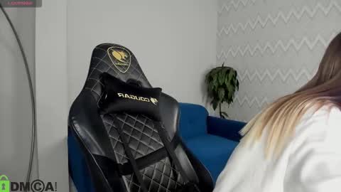 elsa_carterr online show from November 19, 2025, 2:06 pm