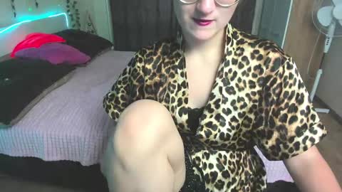 Snapshot of elsa_hot_here chatting on December 16, 2024, 3:19 am Elsa online show from December 16, 2024, 3:19 am