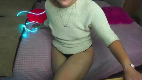 Snapshot of elsa_hot_here chatting on February 18, 2025, 9:32 am Elsa online show from February 18, 2025, 9:32 am