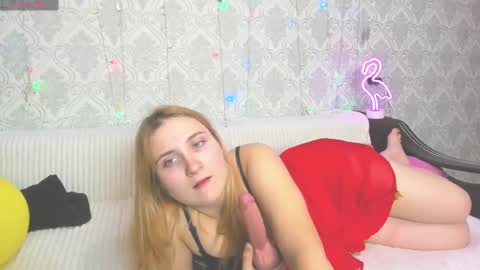 Snapshot of elsa_hot_here chatting on March 1, 2025, 8:23 am Elsa online show from March 1, 2025, 8:23 am