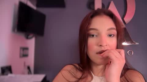 Snapshot of elsa_koch chatting on September 25, 2025, 8:12 pm ELSA online show from September 25, 2025, 8:12 pm