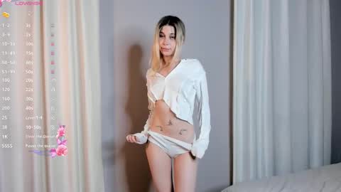 Snapshot of elswythbareford chatting on October 15, 2025, 4:51 pm Elizabeth online show from October 15, 2025, 4:51 pm