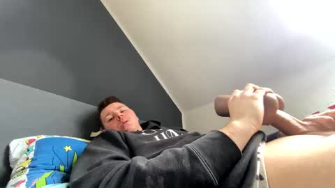 eltat_75 online show from February 7, 2025, 11:01 am
