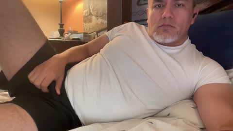 Snapshot of elvecinoequipadon chatting on May 8, 2026, 2:55 pm Petrhus Rockpic online show from May 8, 2026, 2:55 pm
