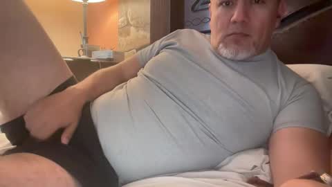 Snapshot of elvecinoequipadon chatting on May 22, 2026, 3:17 pm Petrhus Rockpic online show from May 22, 2026, 3:17 pm