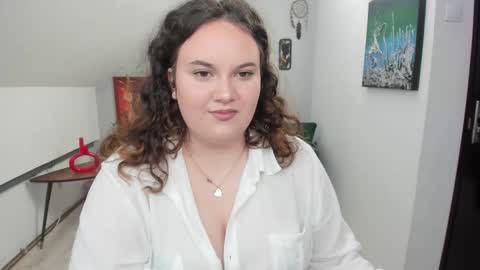 elvirajones online show from March 3, 2026, 12:00 pm