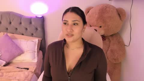Snapshot of elyross_ chatting on May 31, 2026, 8:21 pm Ross online show from May 31, 2026, 8:21 pm