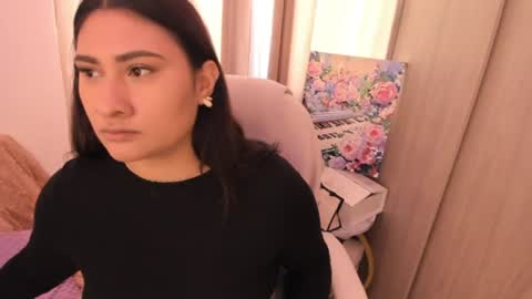 Snapshot of elyross_ chatting on June 9, 2026, 9:37 pm Ross online show from June 9, 2026, 9:37 pm