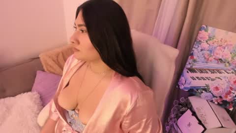 Snapshot of elyross_ chatting on June 11, 2026, 12:32 am Ross online show from June 11, 2026, 12:32 am