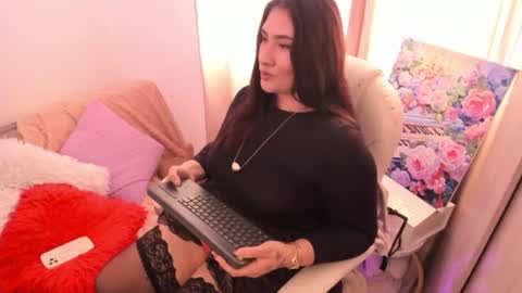 Snapshot of elyross_ chatting on June 25, 2026, 7:51 pm Ross online show from June 25, 2026, 7:51 pm