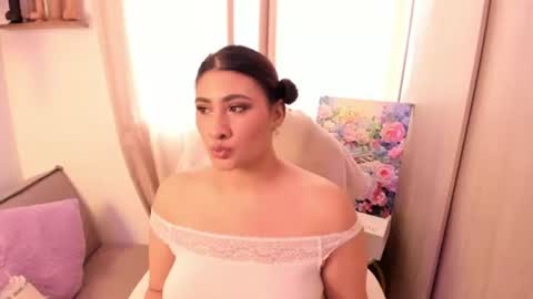 Snapshot of elyross_ chatting on July 5, 2026, 7:10 pm Ross online show from July 5, 2026, 7:10 pm