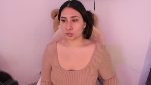 Snapshot of elyross_ chatting on August 1, 2026, 7:02 pm Ross online show from August 1, 2026, 7:02 pm