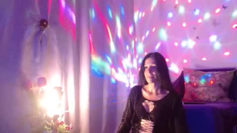 Elisa online show from October 1, 2025, 5:41 pm