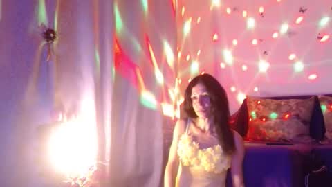 Elisa online show from October 10, 2025, 6:51 pm