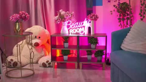 Elyssa online show from February 19, 2026, 7:21 pm