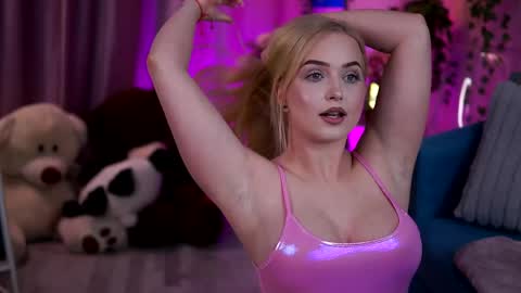 Elyssa online show from April 29, 2026, 6:47 pm