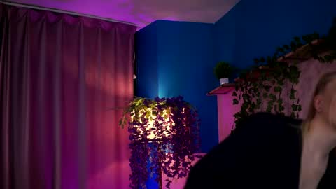 Elyssa online show from May 4, 2026, 6:48 pm