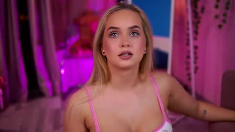 Elyssa online show from June 11, 2026, 6:50 pm