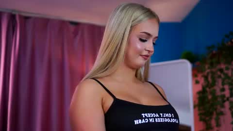 Elyssa online show from July 8, 2026, 6:56 pm