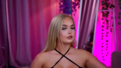 Elyssa online show from July 10, 2026, 7:16 pm
