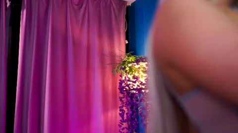 Elyssa online show from July 16, 2026, 7:09 pm