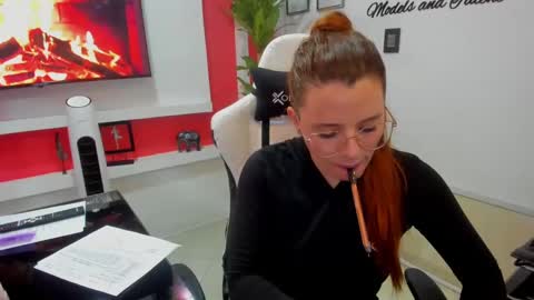 Snapshot of ema_04 chatting on January 28, 2025, 9:19 pm Estefany Martinez Acua INSTAGRAM ema 04oficial online show from January 28, 2025, 9:19 pm