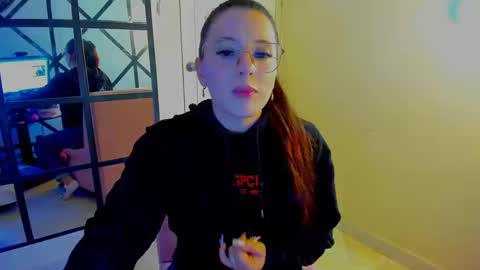 Snapshot of ema_04 chatting on October 20, 2025, 8:20 pm Estefany Martinez Acua INSTAGRAM ema 04oficial online show from October 20, 2025, 8:20 pm