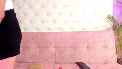 Snapshot of ema_lambert chatting on March 7, 2025, 7:05 pm Ema Lambert online show from March 7, 2025, 7:05 pm