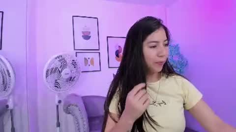 Ema louisx  online show from December 12, 2024, 12:22 pm