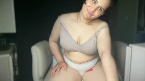 Snapshot of ema_lov3 chatting on July 3, 2026, 2:18 am Ema Love online show from July 3, 2026, 2:18 am