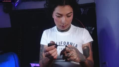 ema_ploxx online show from April 28, 2026, 1:04 am