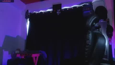 ema_ploxx online show from July 26, 2026, 5:53 pm