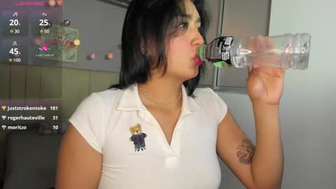 Snapshot of ema_saenz chatting on March 10, 2025, 10:13 pm Ema online show from March 10, 2025, 10:13 pm