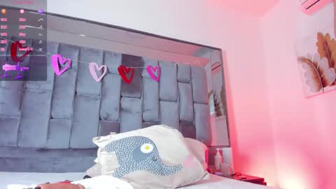 Snapshot of ema_saenz_ chatting on February 15, 2025, 4:14 am Sofia online show from February 15, 2025, 4:14 am