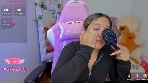 Snapshot of ema_tayy chatting on March 11, 2025, 10:40 am Ema online show from March 11, 2025, 10:40 am