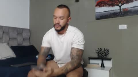 Snapshot of emanuelspencer chatting on June 20, 2026, 7:05 pm emanuelspencer online show from June 20, 2026, 7:05 pm